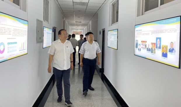 https://news.xidian.edu.cn/__local/D/BD/81/D62CDEC12B4AC763B3AFE84145B_A44E1D85_45D2D.jpg