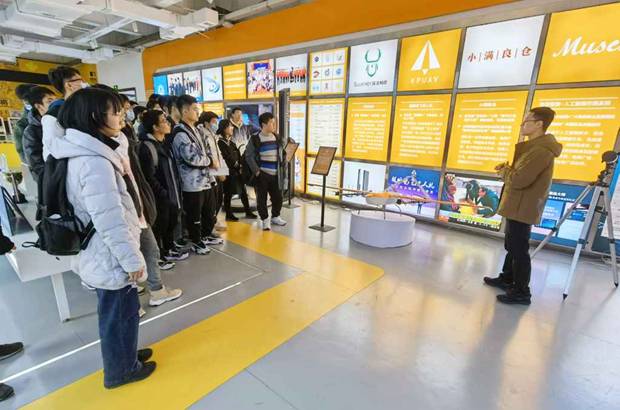 https://news.xidian.edu.cn/__local/A/CA/3B/C8860C1B3504390BA78F3E4F75C_E081B3AC_FCE1.jpg