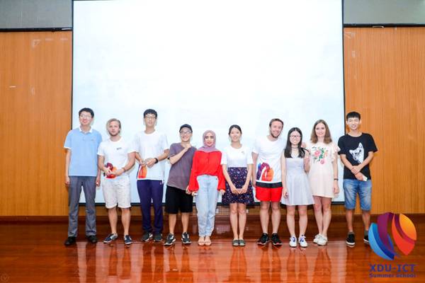 http://news.xidian.edu.cn/__local/5/67/03/905796B1B6E7AD923877CC66F50_16968A87_4A3F3.jpg