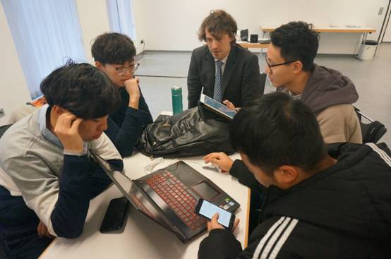 https://news.xidian.edu.cn/__local/5/70/17/F6B48F527E81947E87685B5E9C0_CE25CBAB_54E5B.jpg