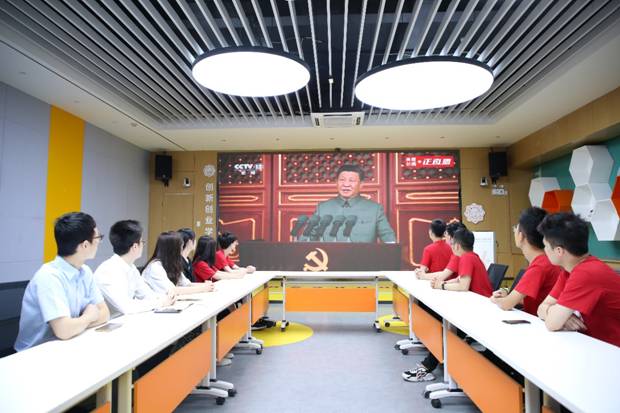 https://news.xidian.edu.cn/__local/B/55/7B/1E687C32EF7E3CCD1A6704350E5_0D1F3792_5420D.jpg