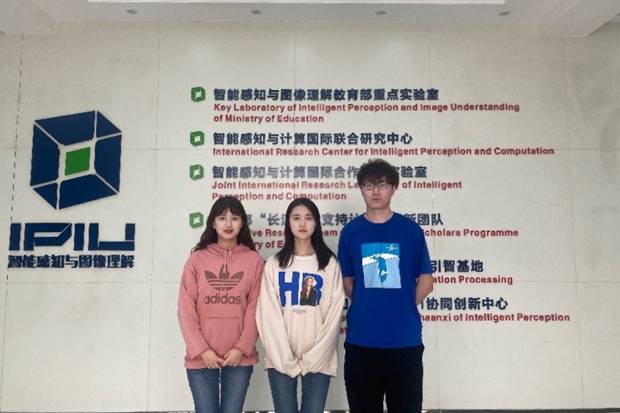 https://news.xidian.edu.cn/__local/E/C5/CA/F226AC8DED355D9114A83277A36_37B7D754_460AF.jpg