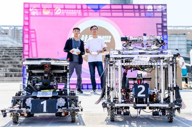 https://news.xidian.edu.cn/__local/D/B9/B0/C48E8F5752EC9978C84AE7F3595_94A7A8CE_811CD.jpg