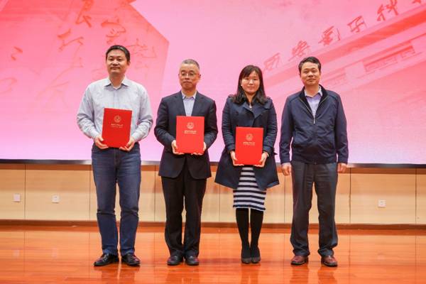 http://news.xidian.edu.cn/__local/A/77/1B/AEE9266E35E622E5FD820942CED_66FBACA5_5909E.jpg
