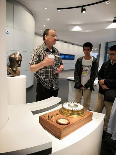https://news.xidian.edu.cn/__local/D/E2/D4/D89D72256E5C765EAD787C17A42_A1BB49EF_F837.jpg