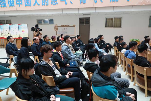 https://news.xidian.edu.cn/__local/3/5A/12/B8FB2E940506E13062E274ABF74_E8A980F5_464A7.jpg
