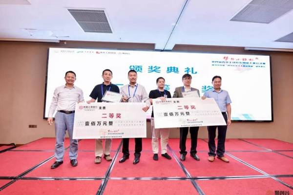 http://news.xidian.edu.cn/__local/A/B6/08/E43A413A0F53BEEEFA283711ED4_D83CA294_5598A.jpg