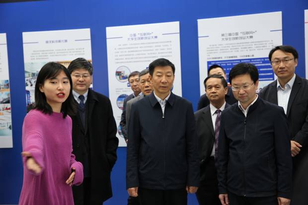 https://news.xidian.edu.cn/__local/A/30/0D/07C10886F58DD257D0CC2669D30_340D98C9_3D08D.jpg