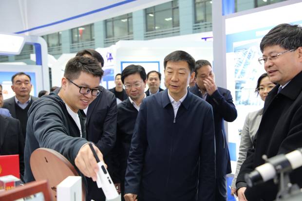 https://news.xidian.edu.cn/__local/6/F4/90/A57A35D30139031426DF69BA611_D719B18B_4468B.jpg